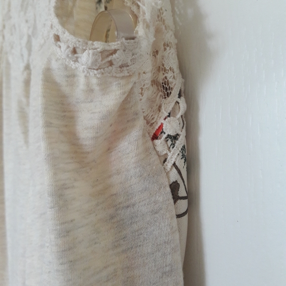 Cream and Lace Floral Tank Top - Picture 6 of 11